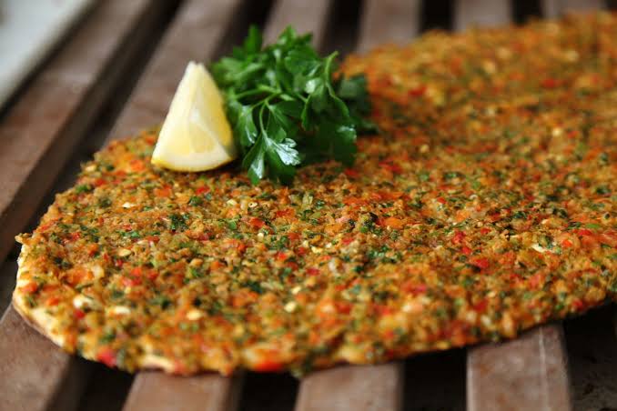 Antep Usulü Lahmacun (Sarımsaklı)